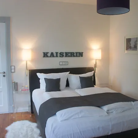 Designhotel 1690 &