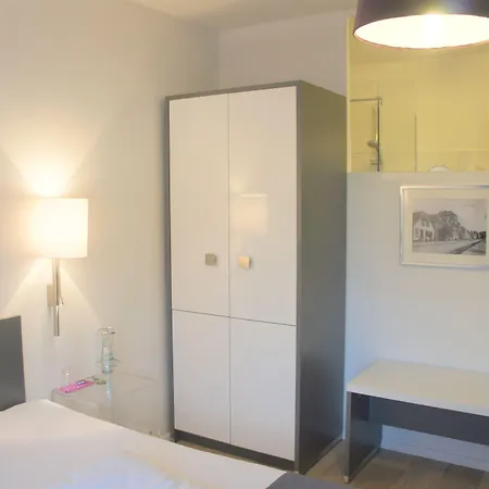 Designhotel 1690 & فندق 4*