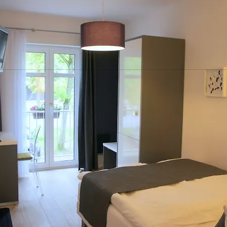 فندق Designhotel 1690 & 4*